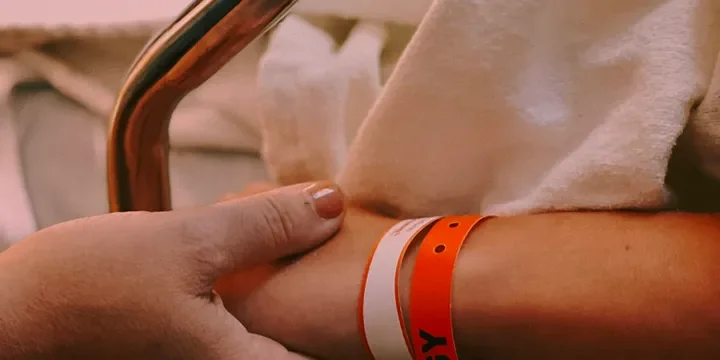 Featured image of post 65-Year-Old Aunt Paralyzed in Bed: The Person Who Stays with You Isn’t Always Your Spouse